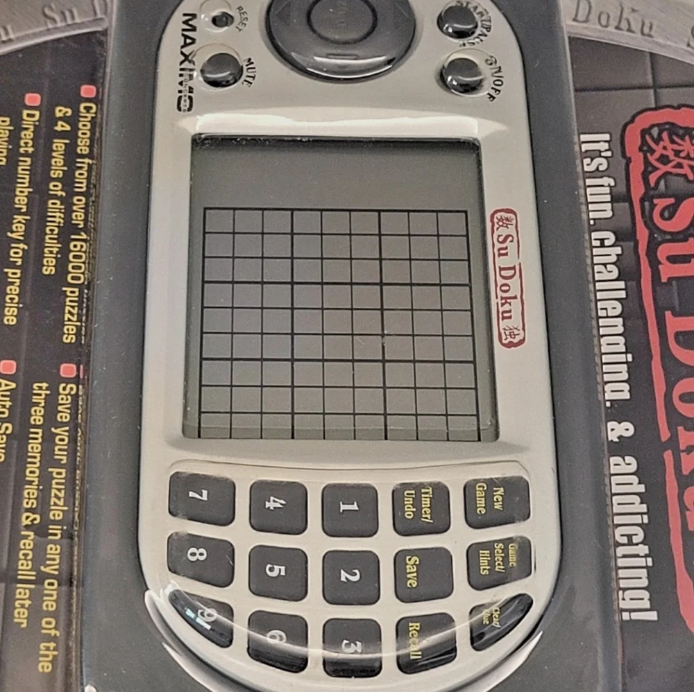 Sealed Maximo Super Sudoku Handheld Electronic Puzzle Game 16,000+ Puzzles New .